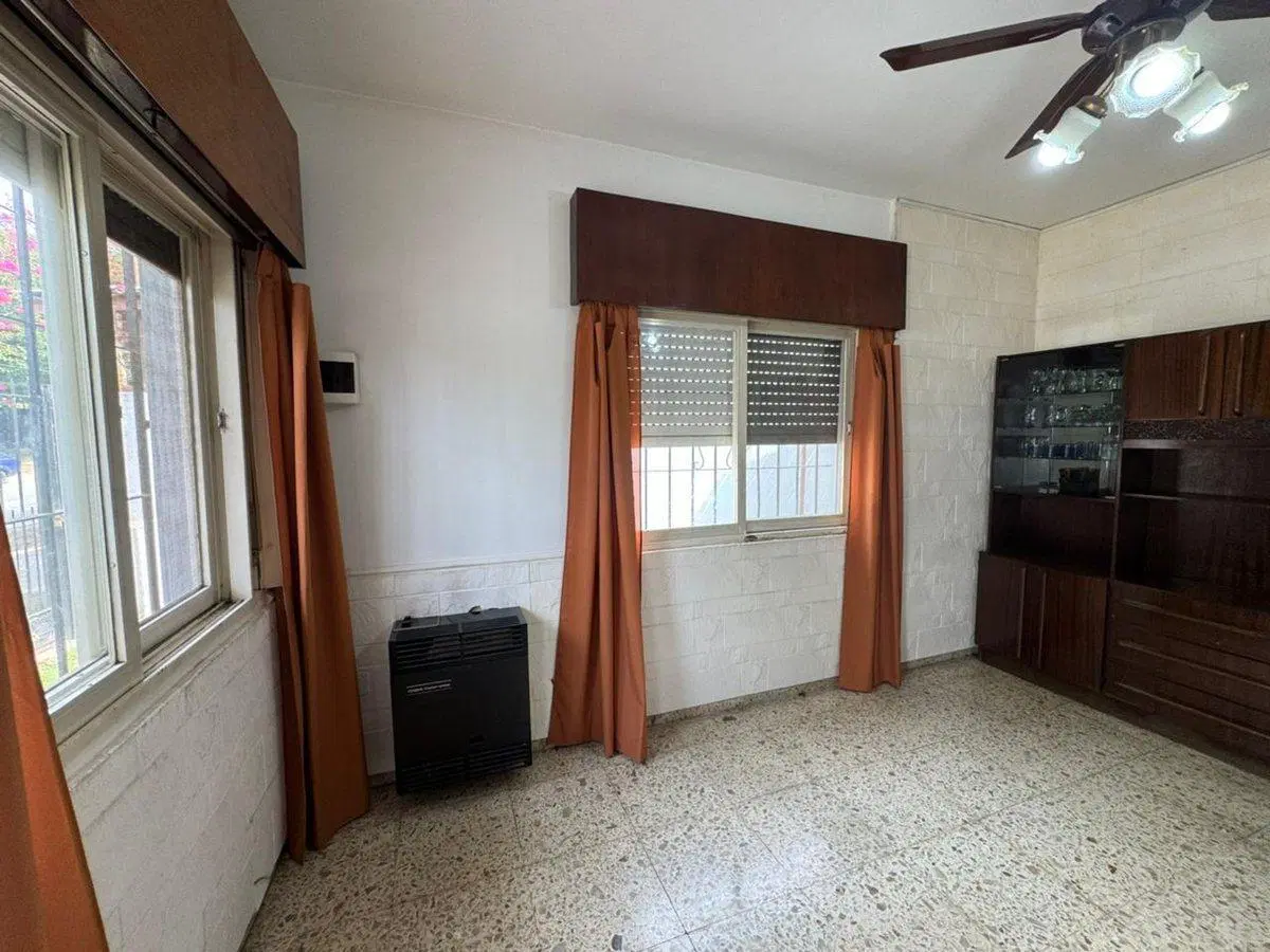 VENTA CASA 3 AMB BERAZATEGUI PARRILLA CCE VARELA 2