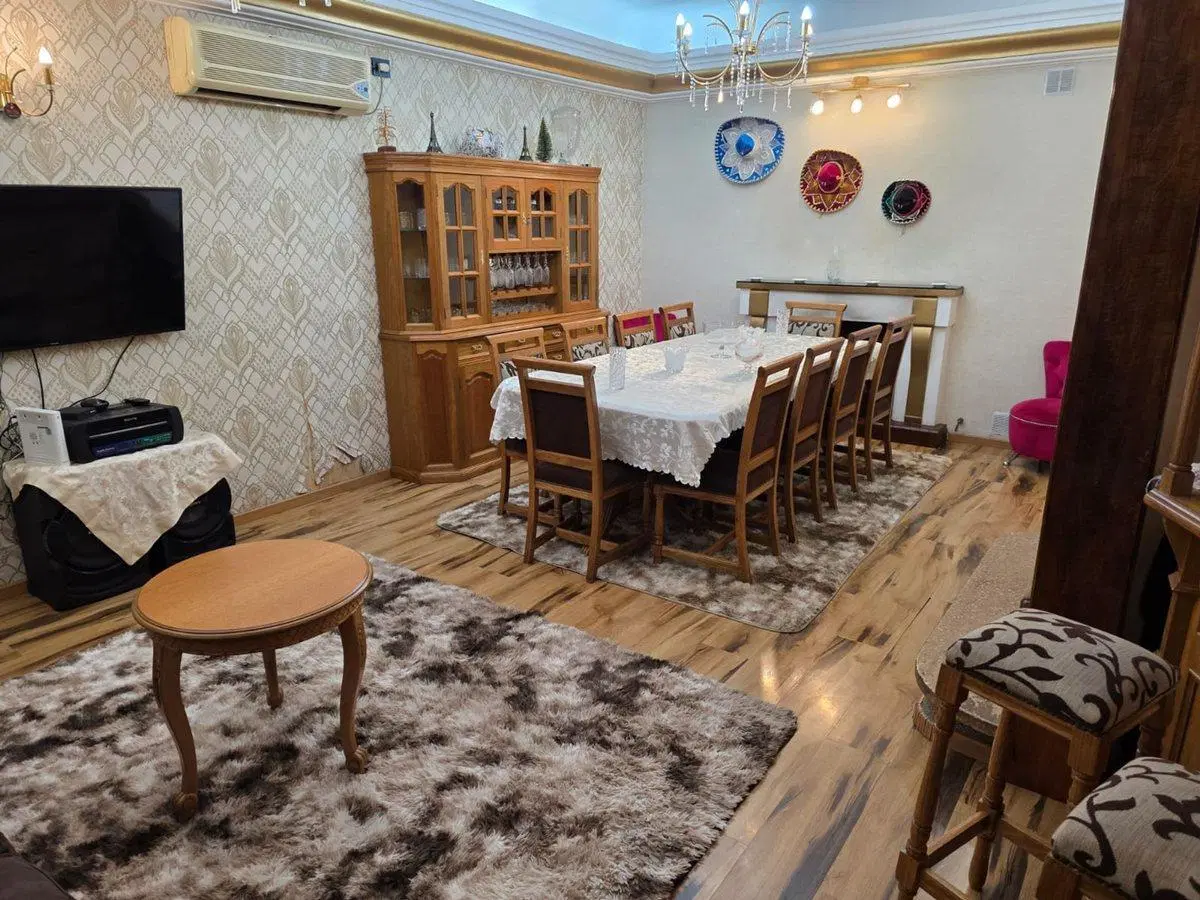 Venta casa 5 ambientes fondo cochera Liniers 4