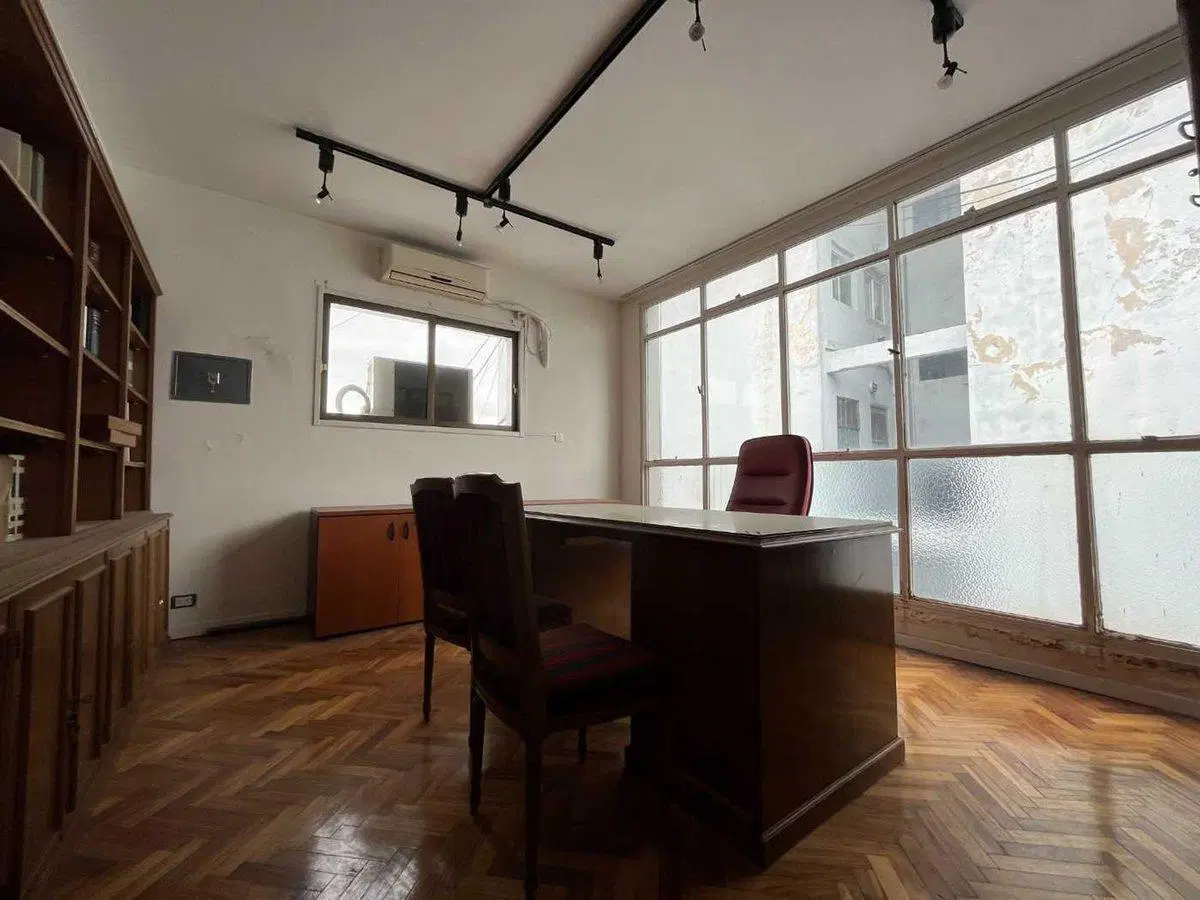 VENTA OFICINA EN MICROCENTRO 4