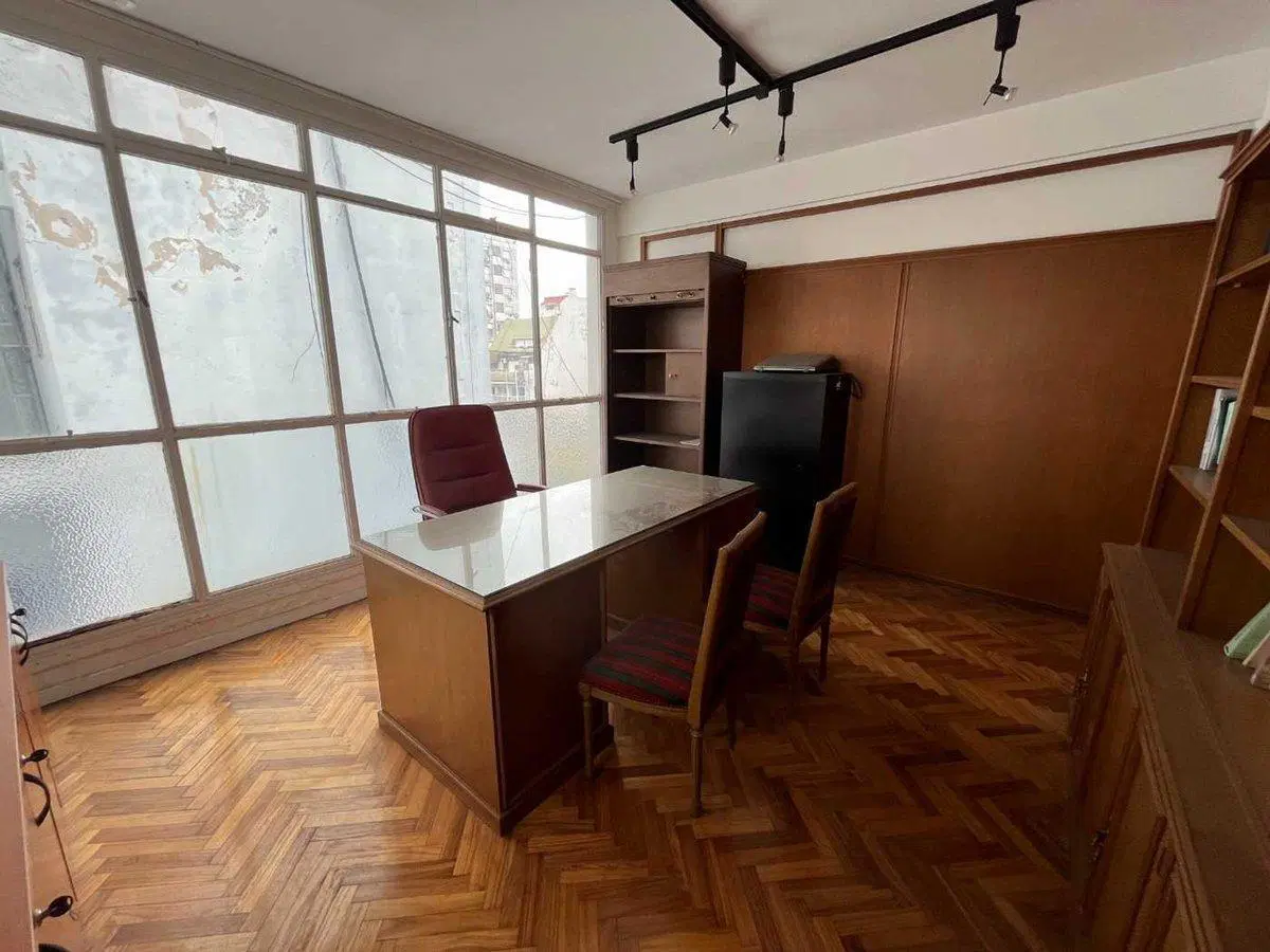 VENTA OFICINA EN MICROCENTRO 5