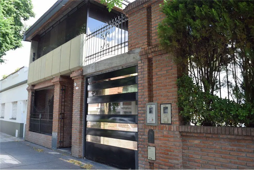 VENTA CASA 5 AMBIENTES CON PATIO A ESTRENAR 2
