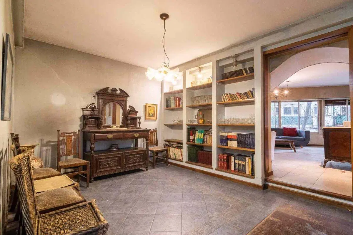 CASA 7 AMBIENTES C/COCHERA EN SAN CRISTOBAL 3