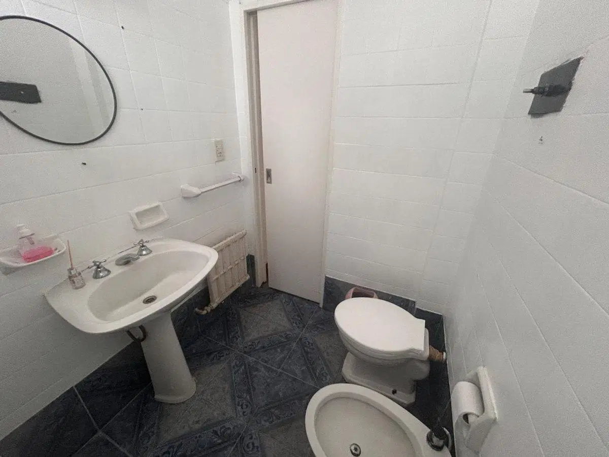 VENTA  3 AMBIENTES DEPENDENCIA BALCON MONSERRAT 5