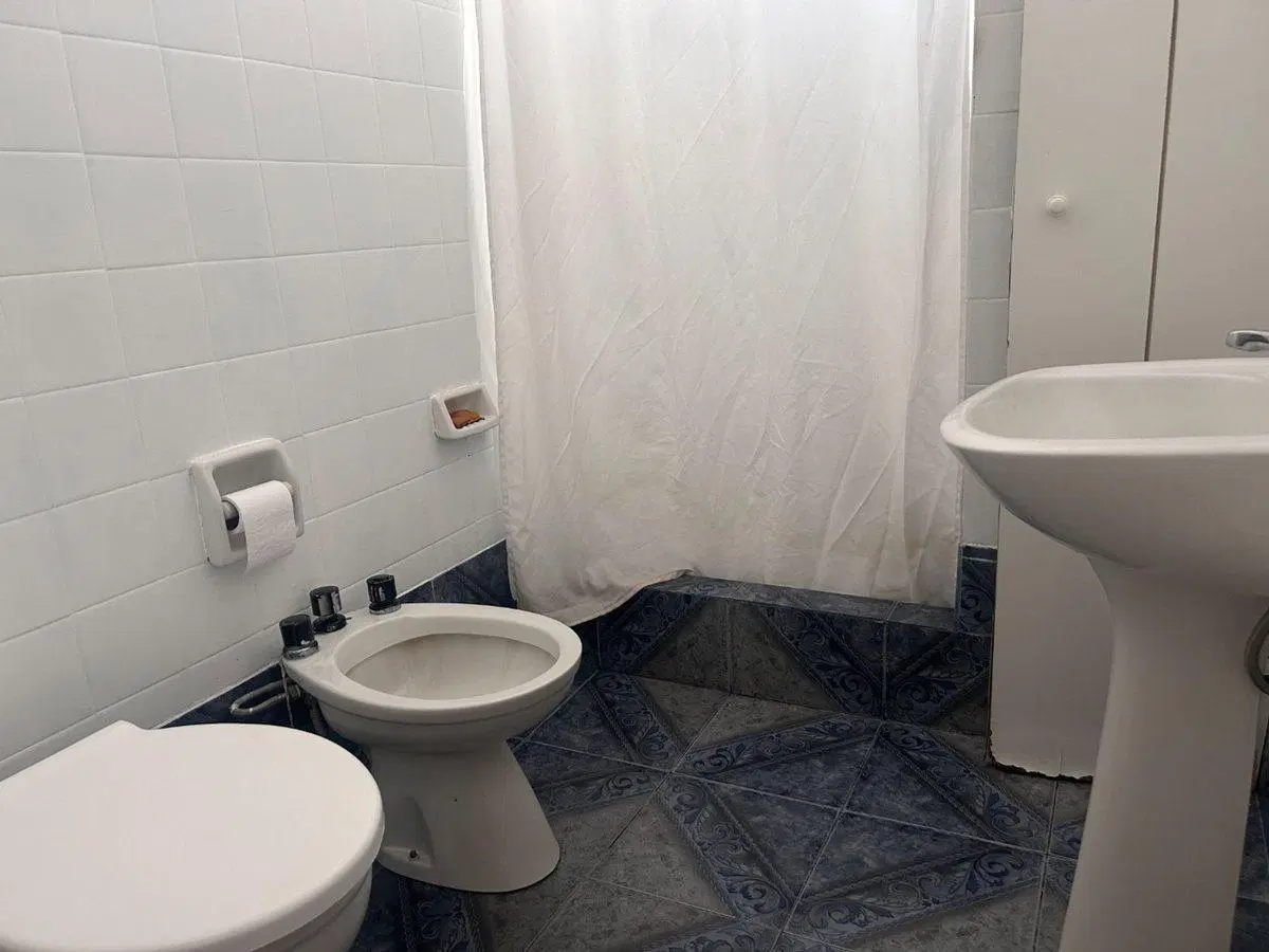 VENTA  3 AMBIENTES DEPENDENCIA BALCON MONSERRAT 3