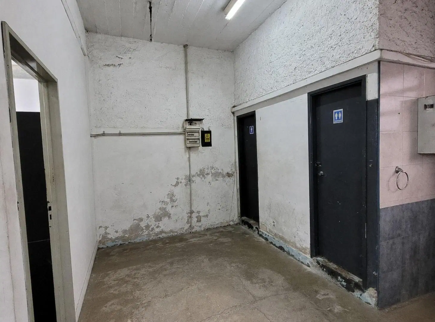 Venta Lanús Galpón 117m2 Planta Libre 2 baños 2