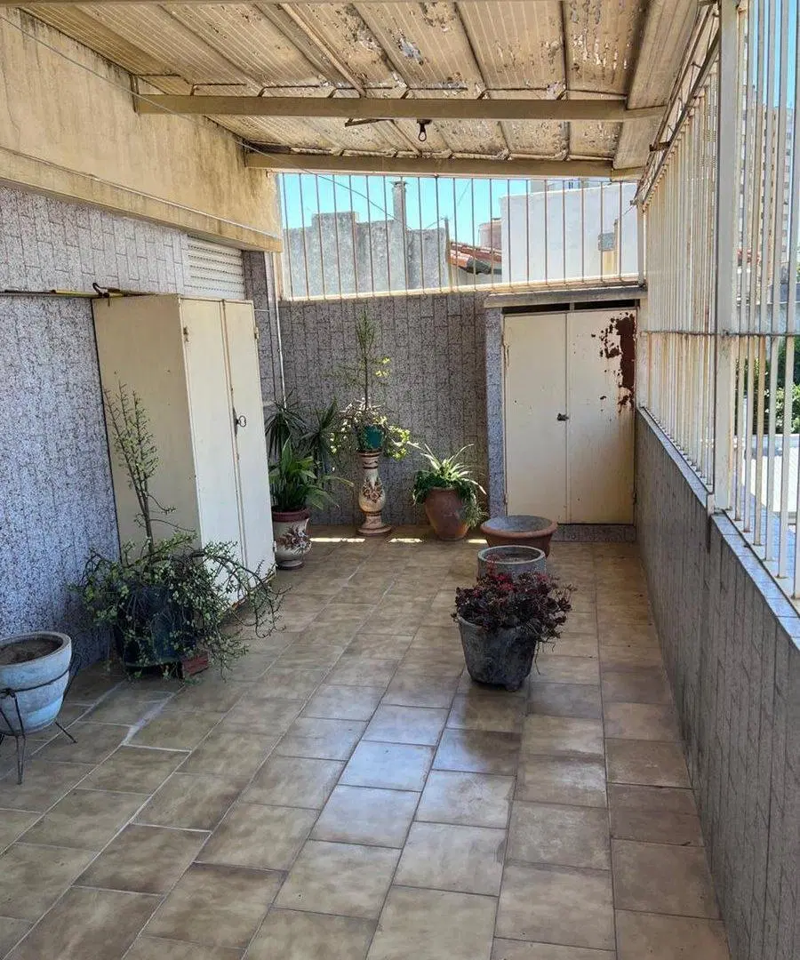 VENTA LOTE CASA CON LOCAL EN LA PLATA 2