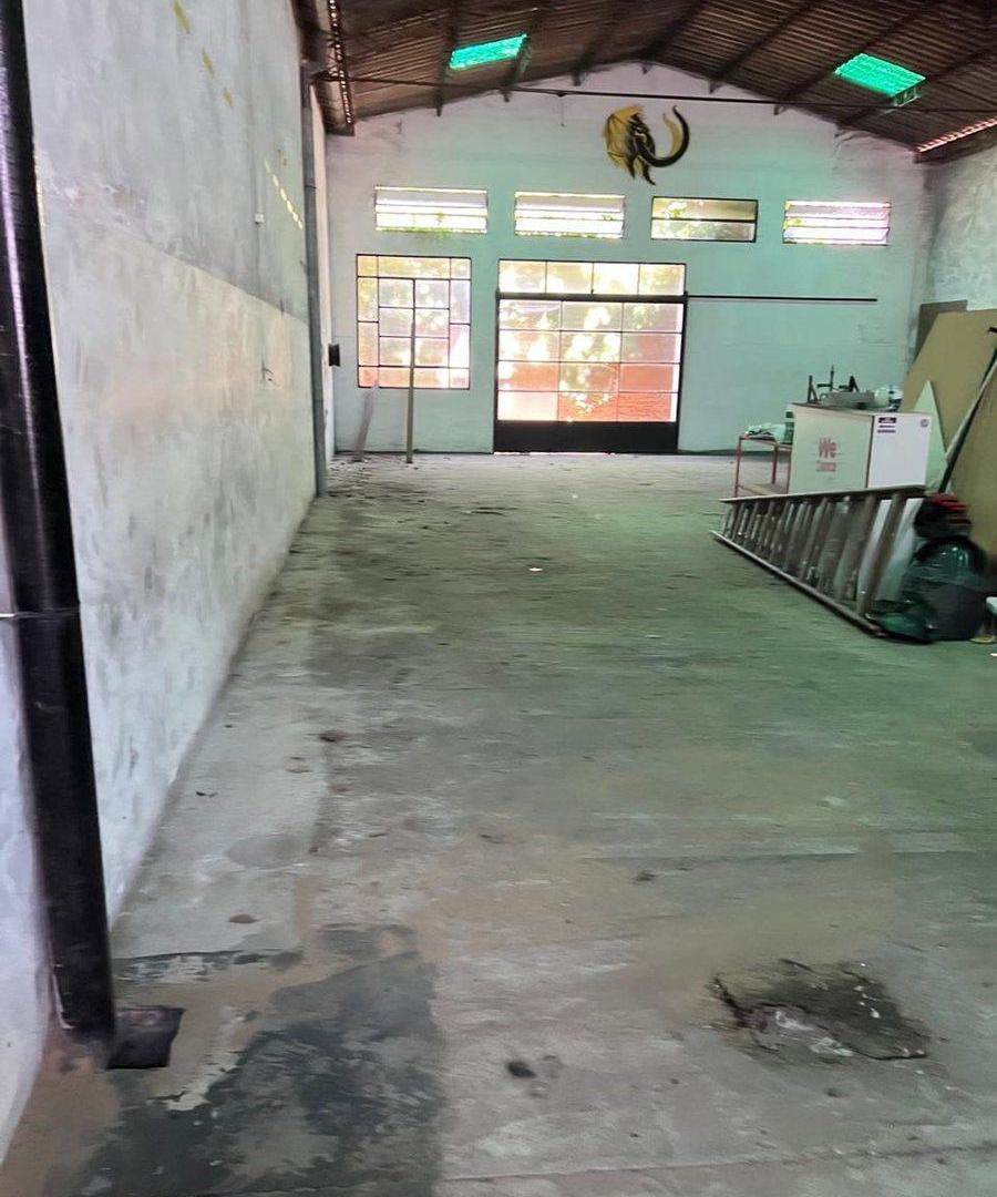 VENTA LOTE CASA CON LOCAL EN LA PLATA