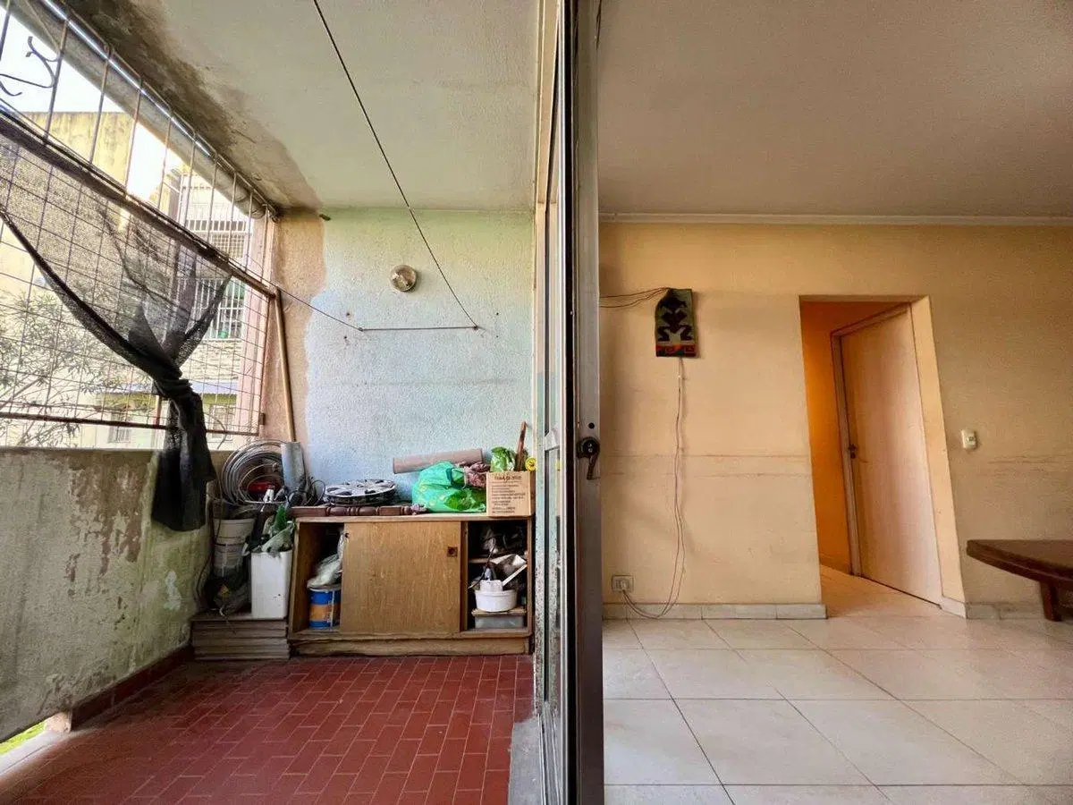Venta departamento 4 ambientes con balcón Claypole 5