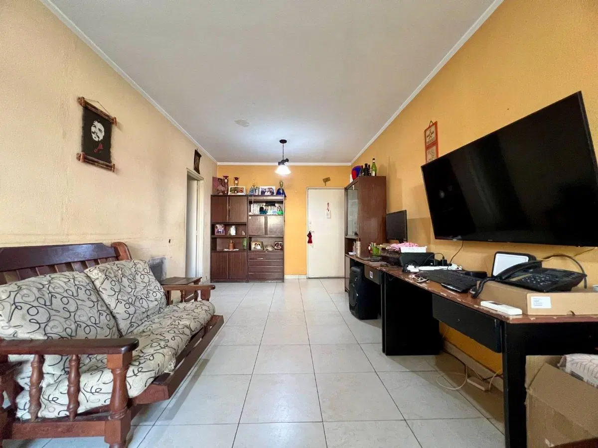 Venta departamento 4 ambientes con balcón Claypole 2