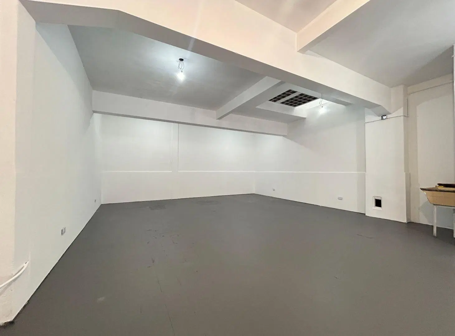Venta Depósito/Local Villa del Parque 5