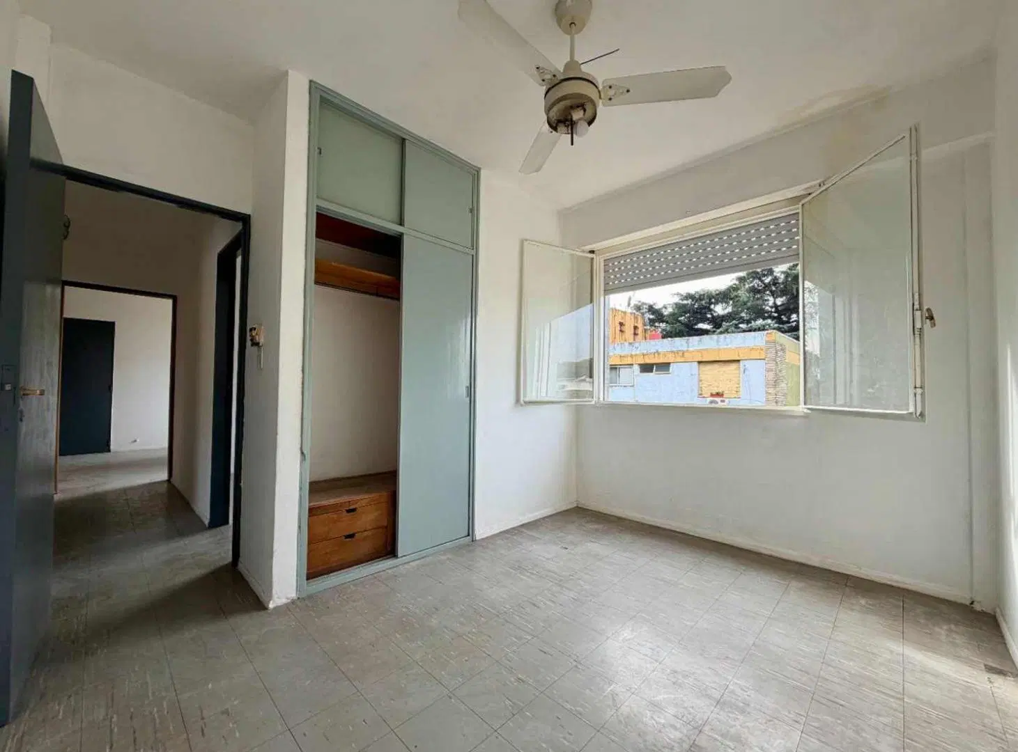 Alquiler departamento 4 ambientes cochera Tapiales 2