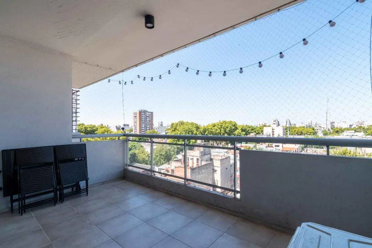 VENTA DEPARTAMENTO 4 AMBIENTES BALCON Y COCHERA 4