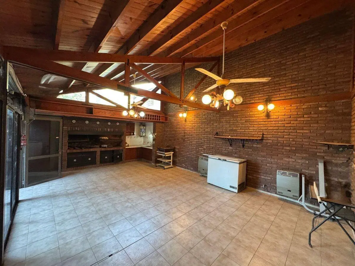 VENTA CASA 5 ambientes Berazategui 5
