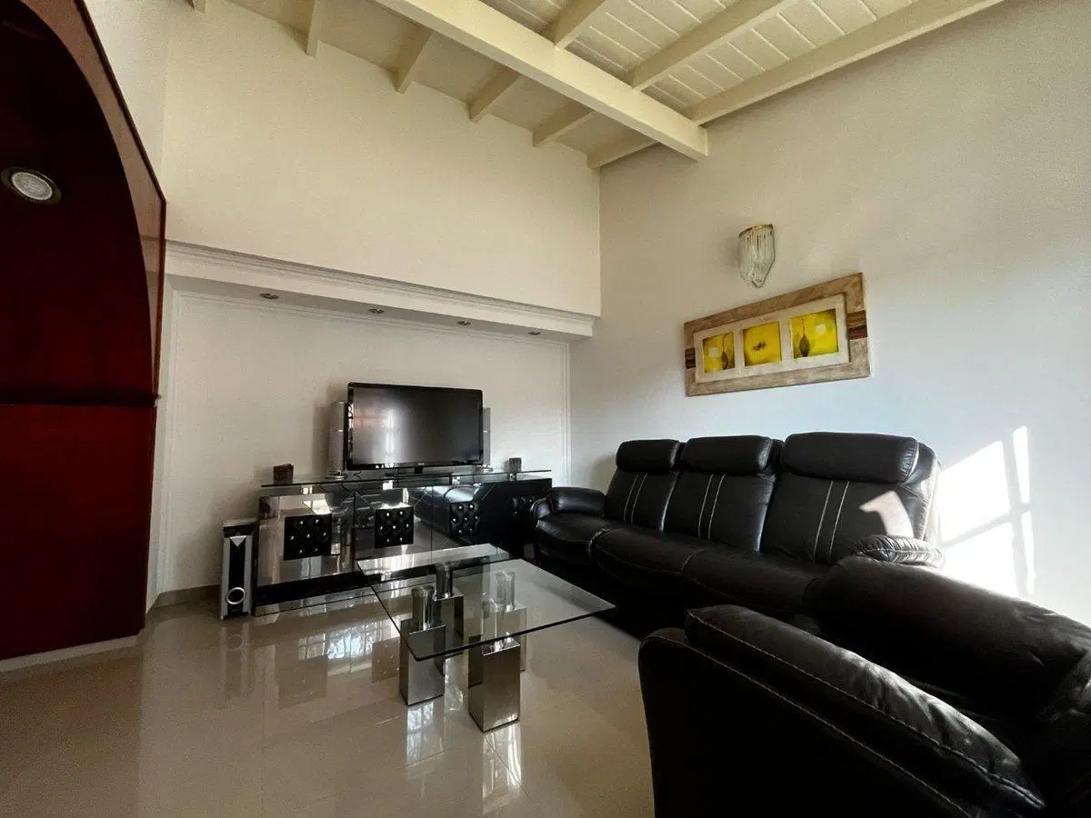 CASA 4 AMBIENTES CON QUINCHO Y PILETA CIUDAD EVITA 3
