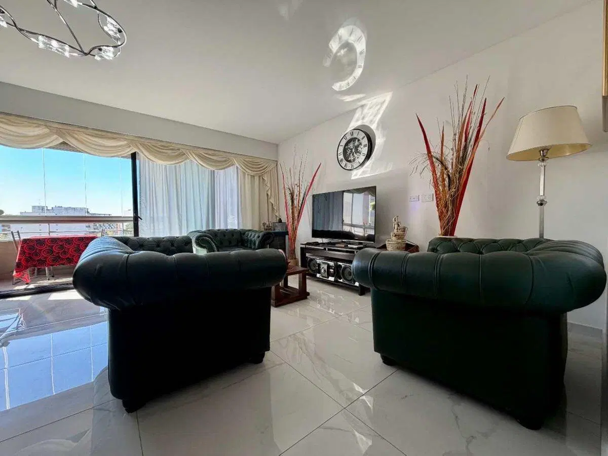 Venta departamento 4 ambientes cochera y balcon 2