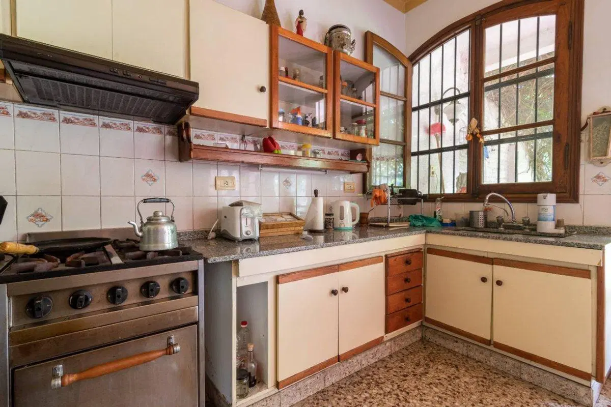 Casa de 6 Ambientes con local 5