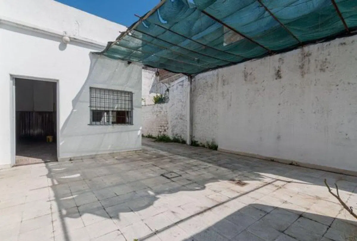 Venta PH 2 ambientes Lanus con Galpon 2