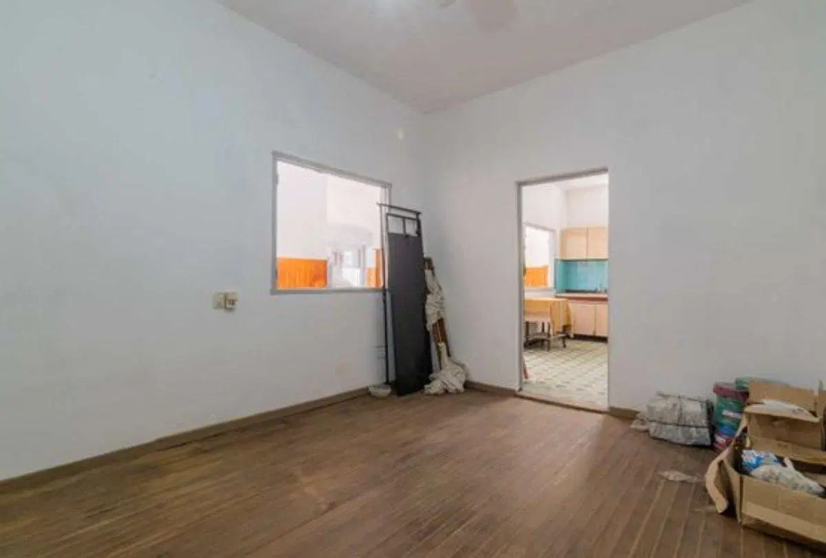 Venta PH 2 ambientes Lanus con Galpon 5