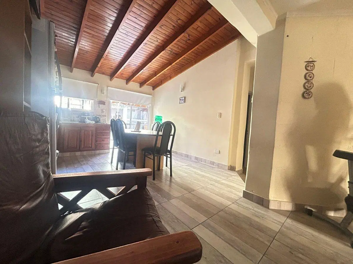 VENTA PH 4 AMBIENTES CON COCHERA PATIO Y QUINCHO 2