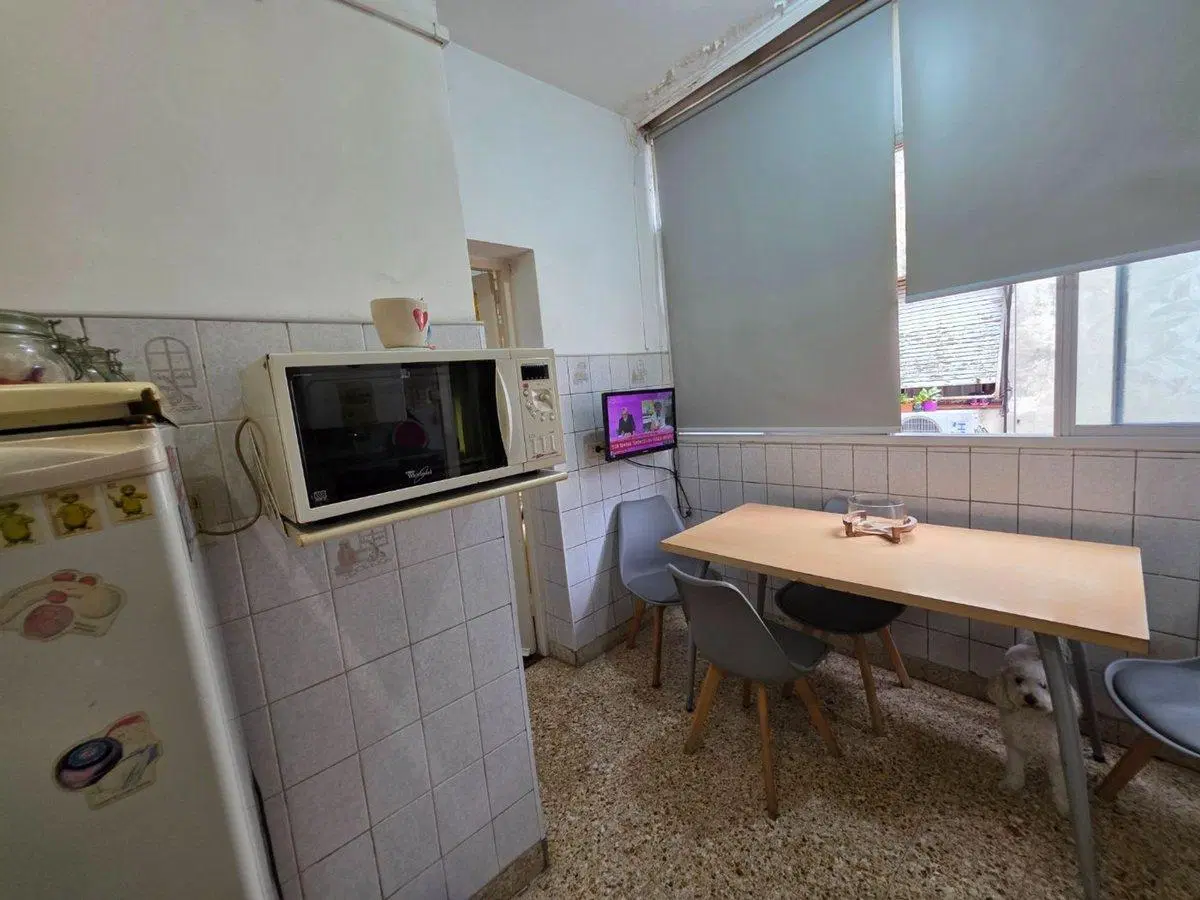 Venta 3 ambientes con dependencia frente Floresta 2