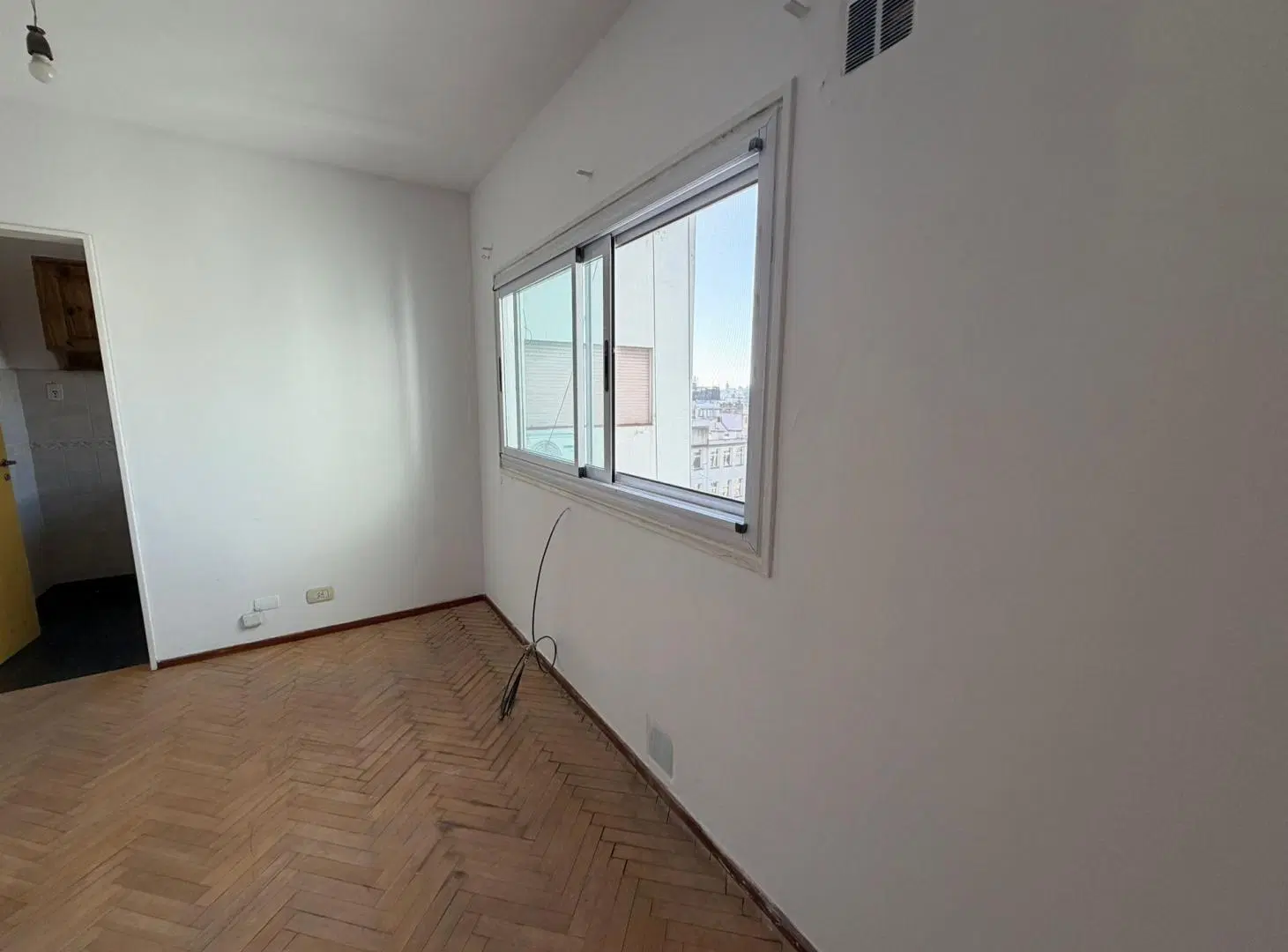 DEPARTAMENTO 2 AMBIENTES MONSERRAT CON BALCON 5