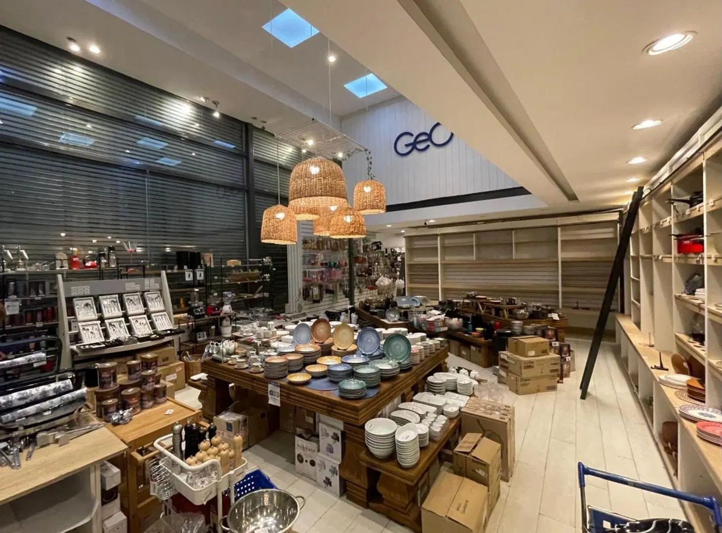 VENTA LOCAL COMERCIAL SAN CRISTOBAL 5