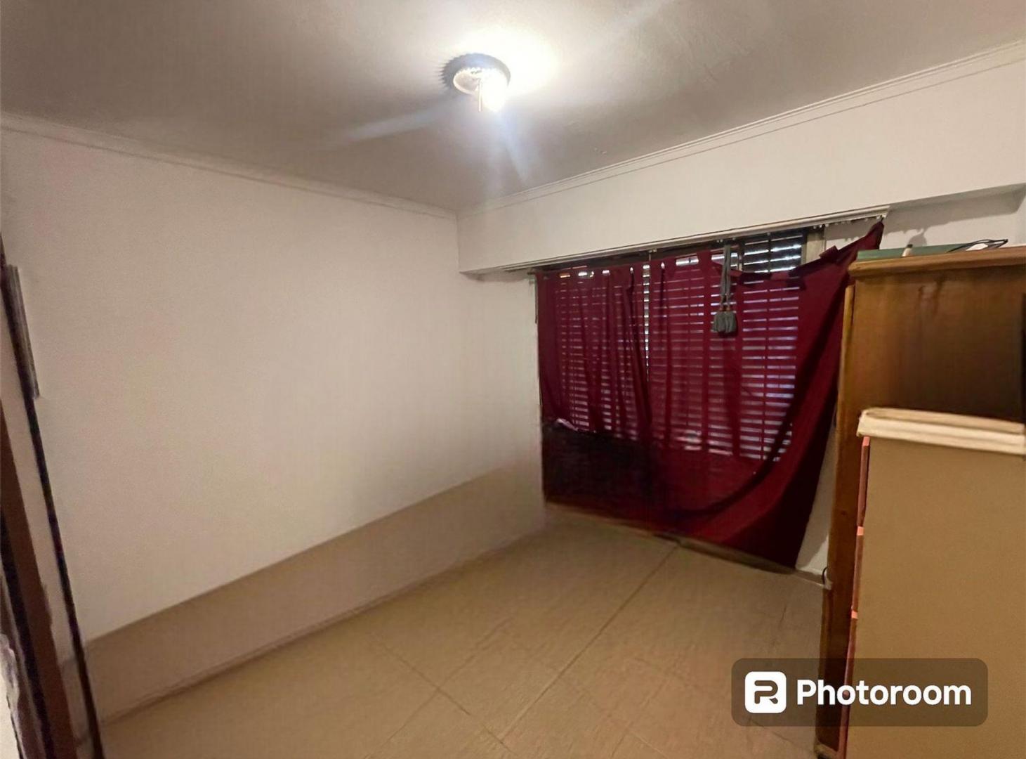 Foto de VENTA CASA 4 AMBIENTES LUIS GUILLON PILETA JARDIN, imagen 2