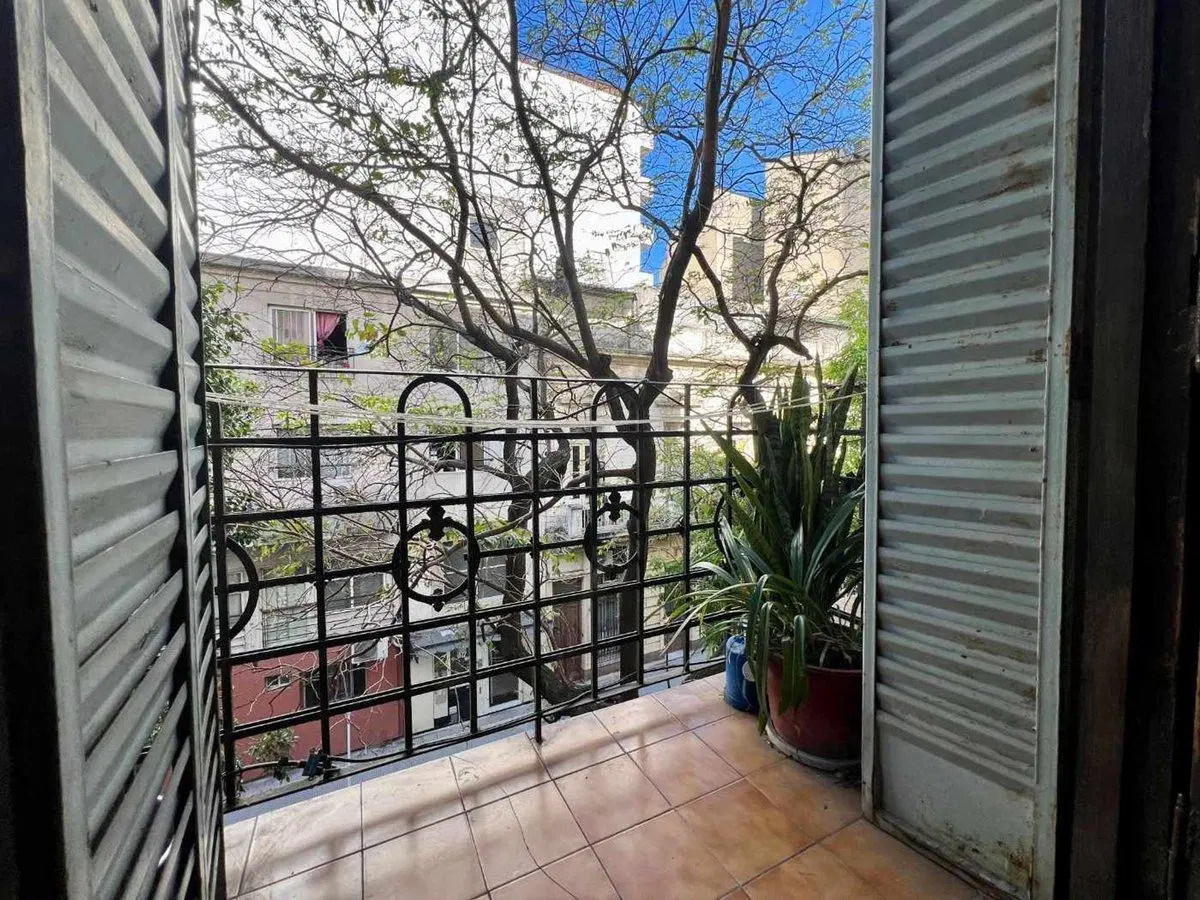 Venta ph 3 ambientes con balcon a refaccionar caba 5