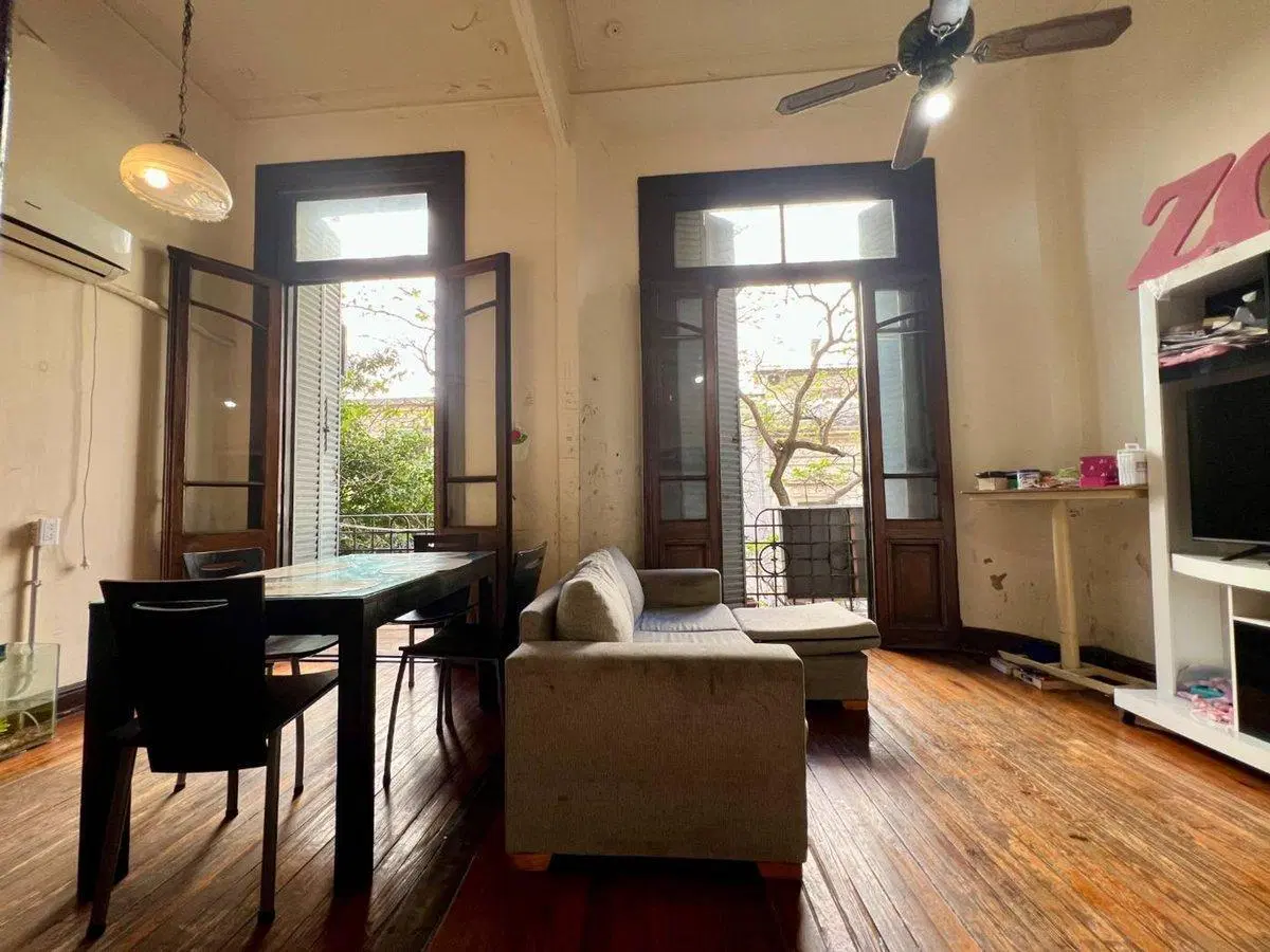 Venta ph 3 ambientes con balcon a refaccionar caba 2