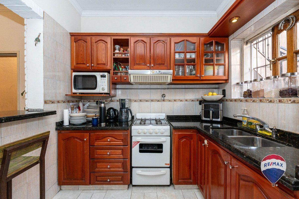 Foto de Venta casa 5 amb cochera. Barrio Naon Mataderos, imagen 4