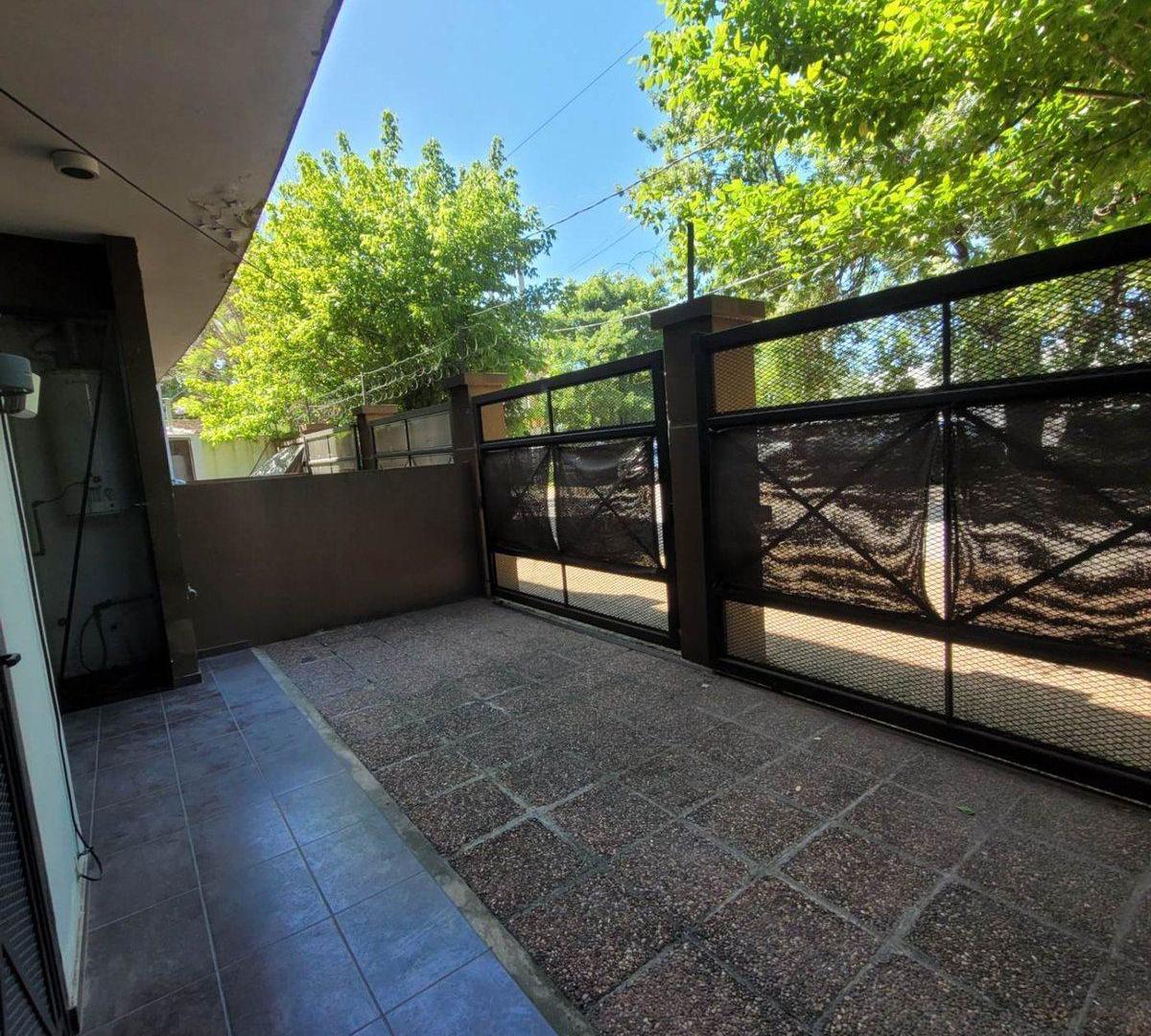 Venta DepartamentoTurdera 2 amb. Patio-Cochera