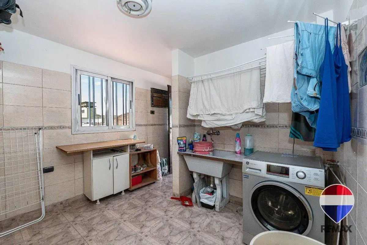 Venta casa de 5 amb 2 cocheras jardin Mataderos 8