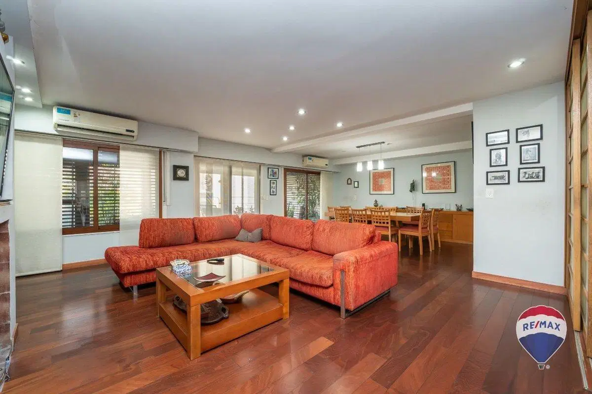 Venta casa 4 amb ascensor pileta Parque Patricios 2