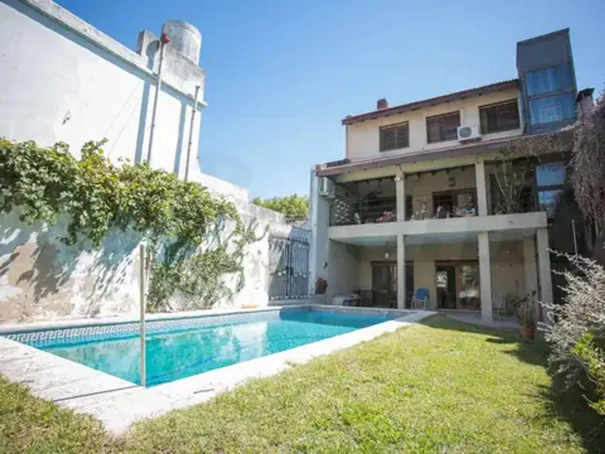 Venta casa 4 amb ascensor pileta Parque Patricios 3