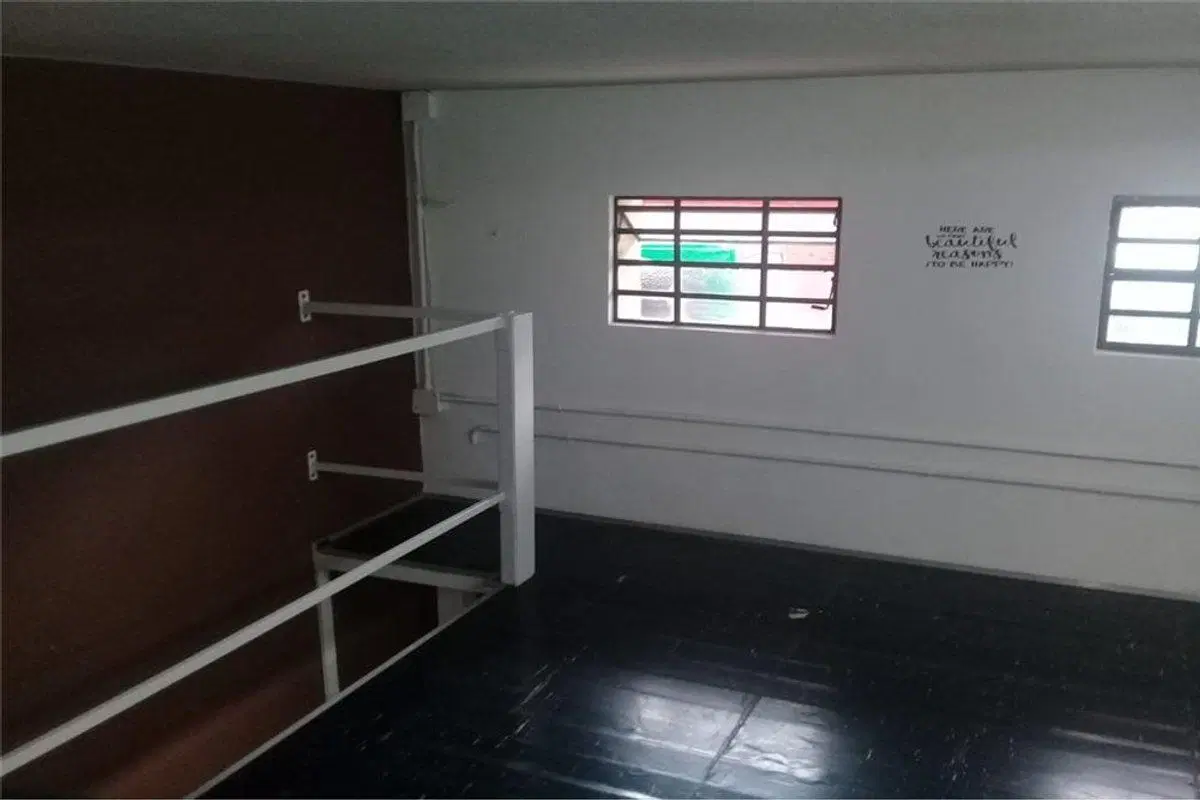 VENTA LOCAL VILLA GENERAL MITRE 4