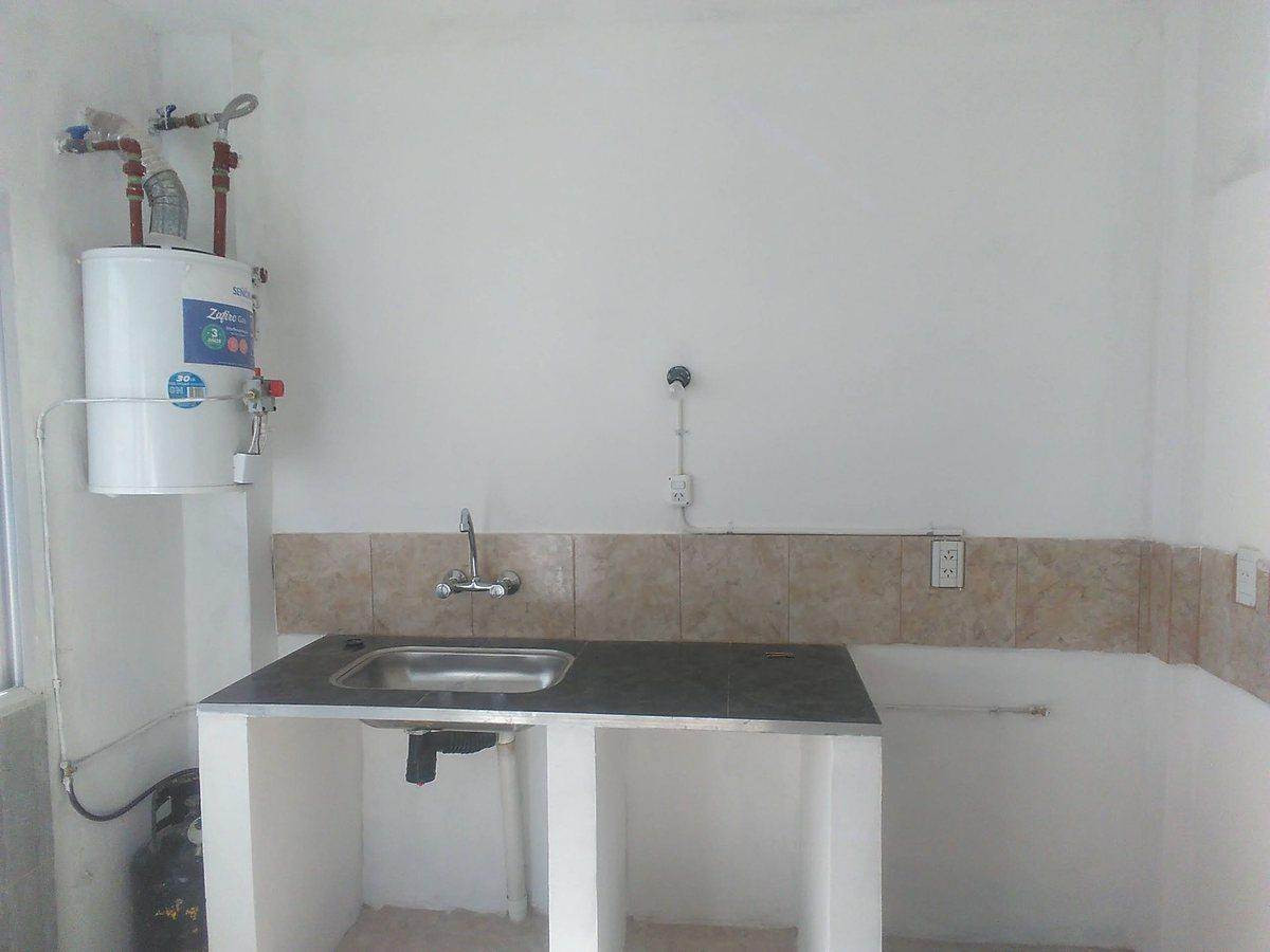 Foto de VENTA PH EN BLOCK GARAGE Y LOCAL EN LANUS, imagen 2