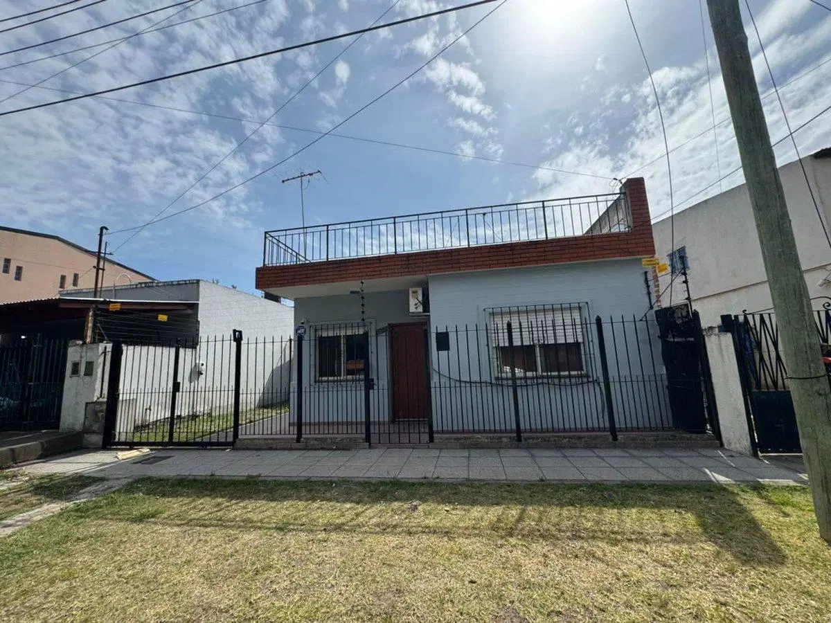 VENTA CASA 3 AMB BERAZATEGUI PARRILLA CCE VARELA 2