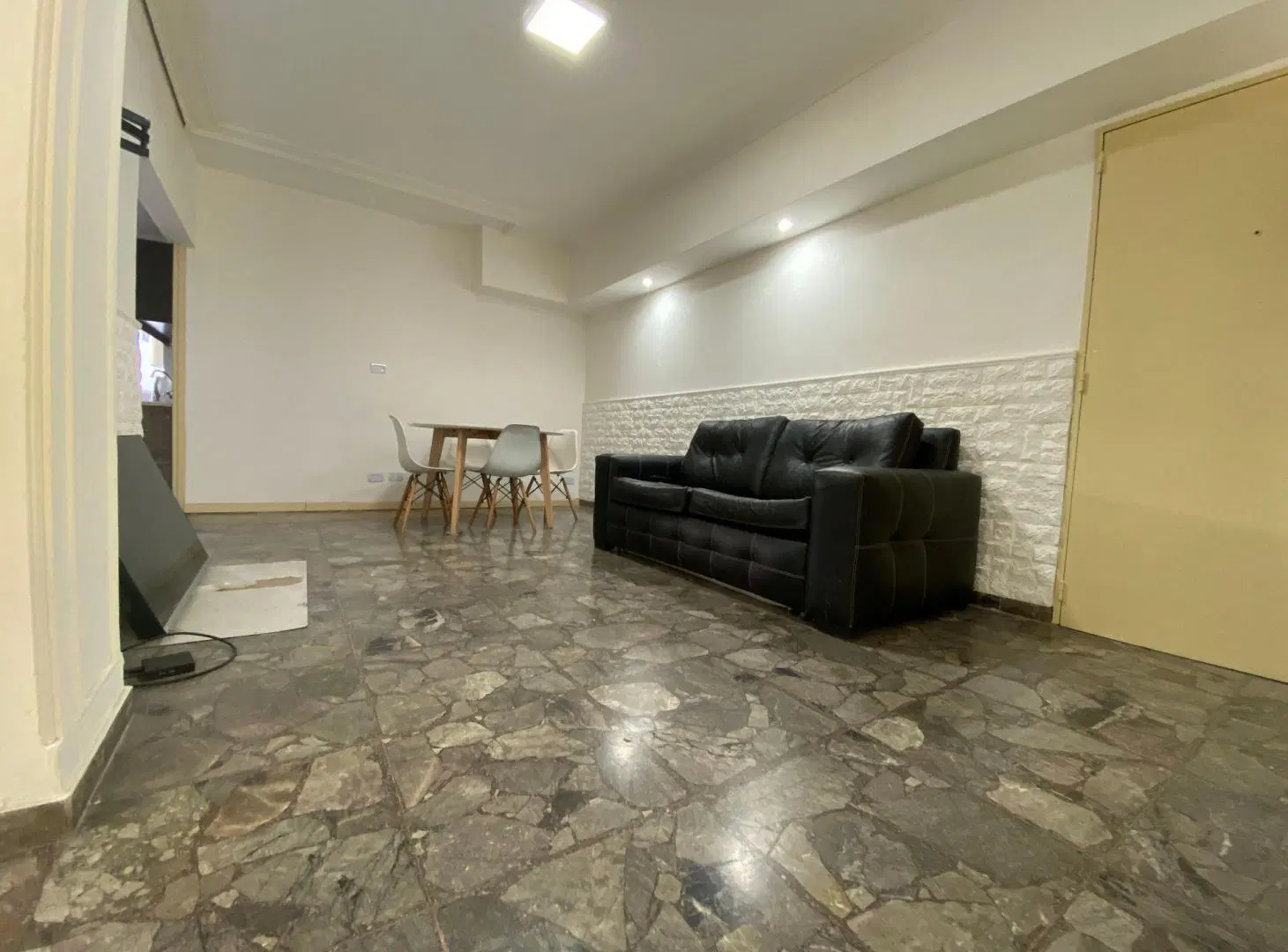 VENTA DEPARTAMENTO SEMIPISO VILLA GENERAL MITRE 8