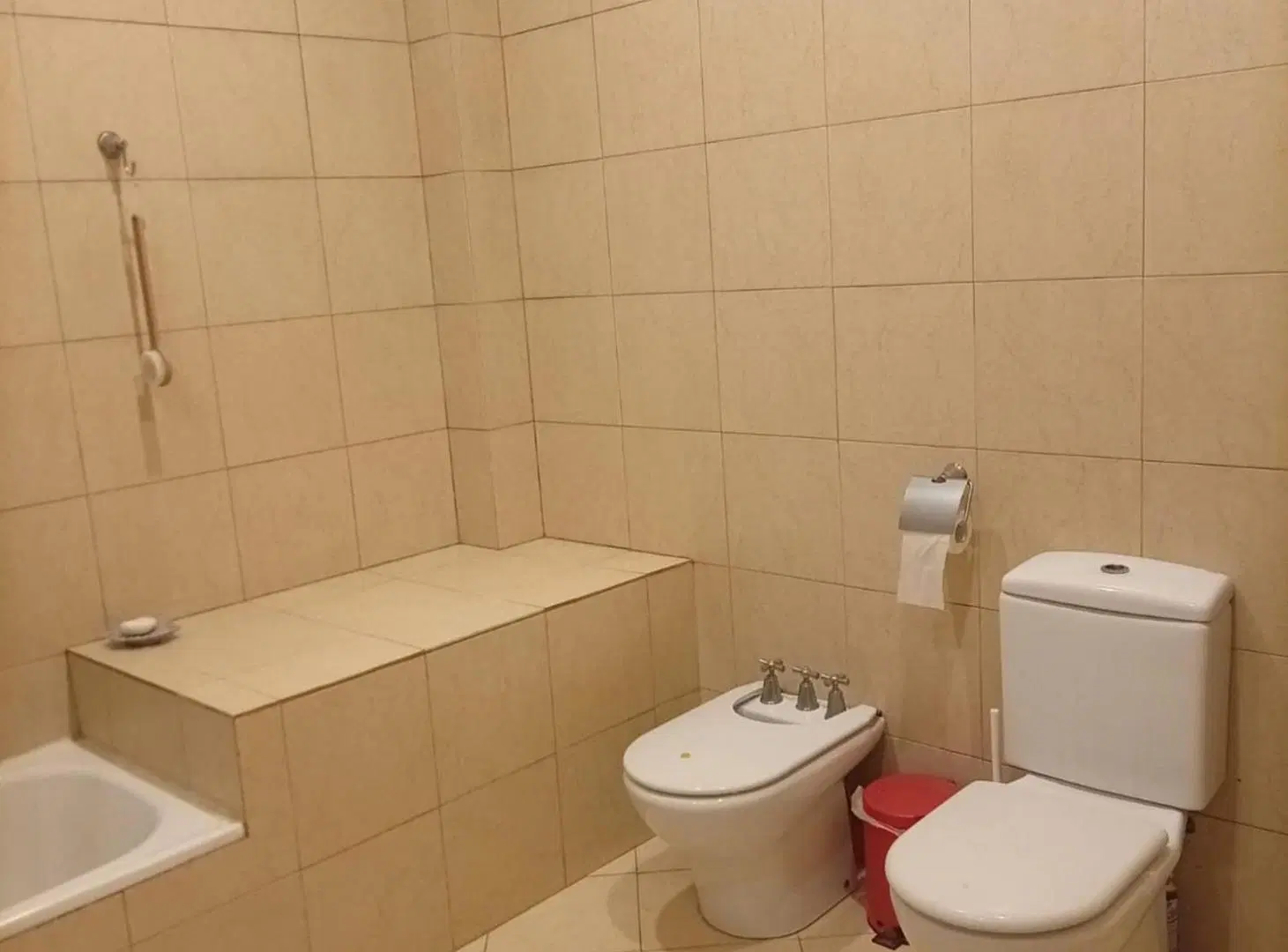 Venta casa 5 amb cochera galpón terraza Pompeya 8