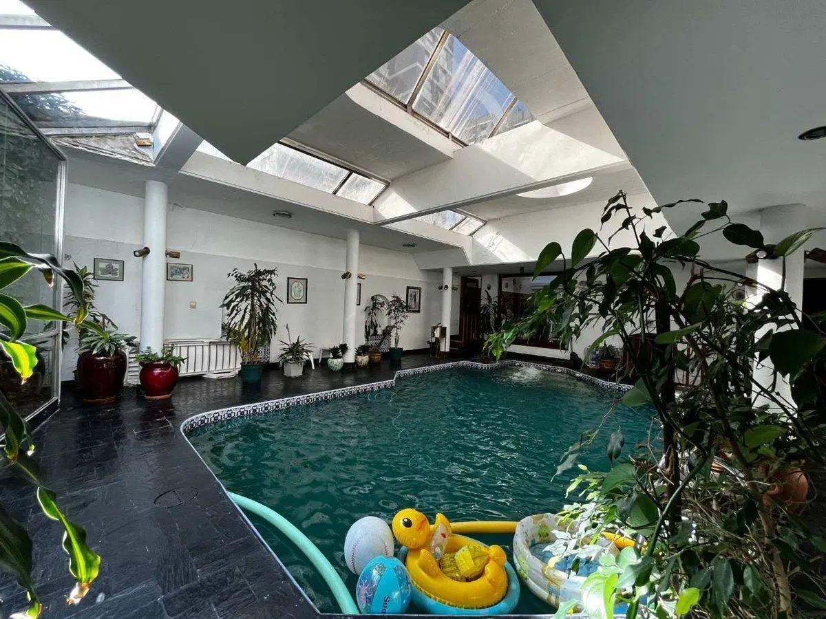 VENTA CASA DE DISEÑO + PARQUE + LOTE EXCEPCIONAL 8