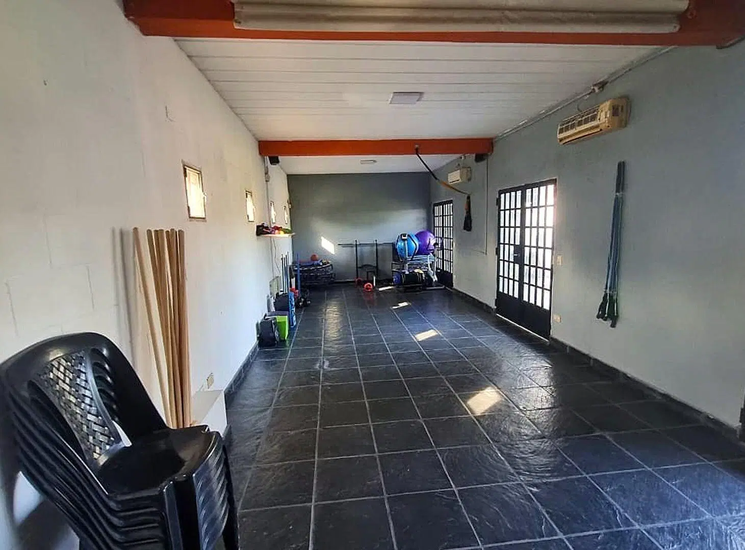 VENTA QUINTA EN MORENO 1123 M2 PILETA CLIMATIZADA 3