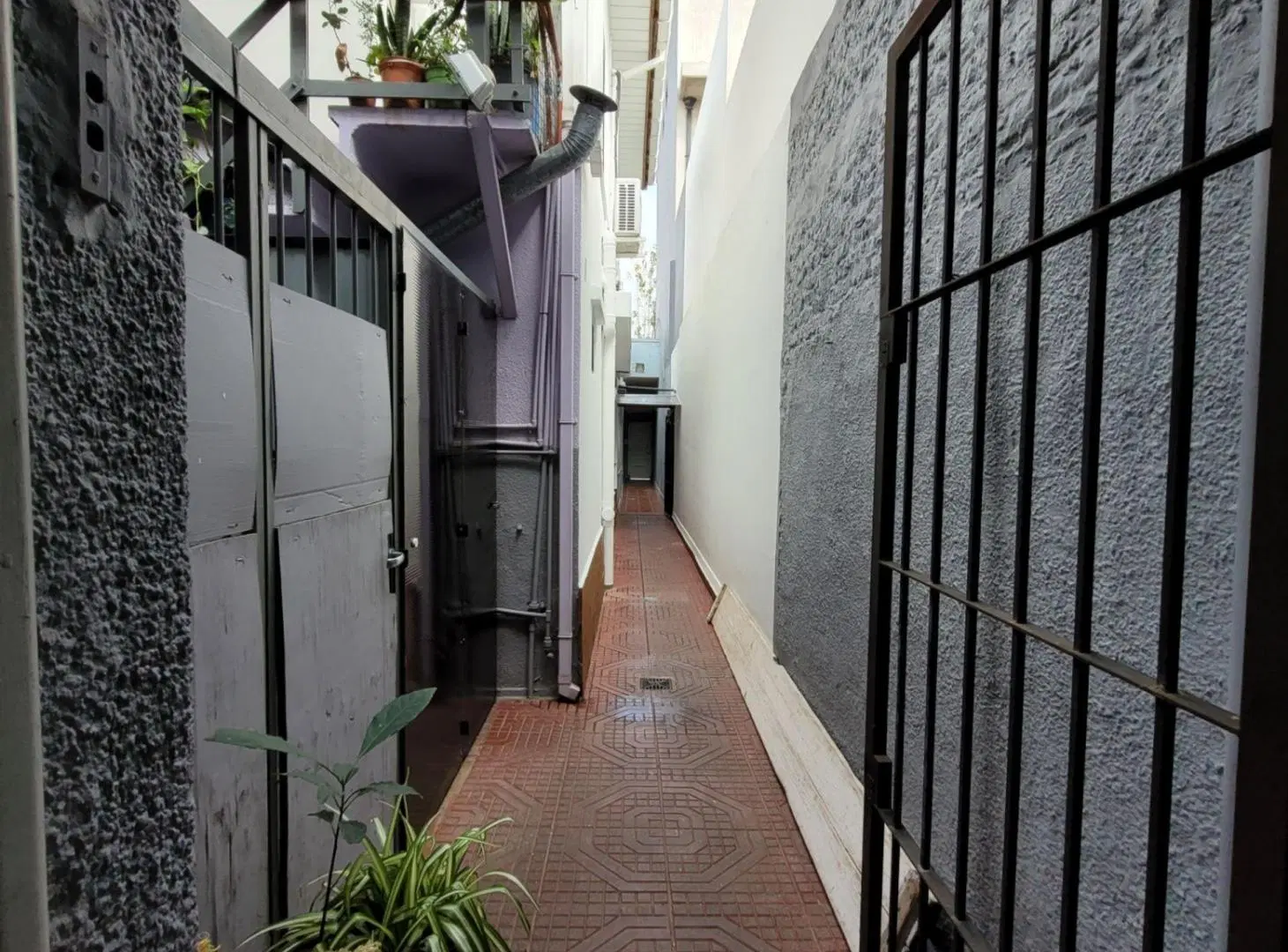 Venta Lanús Galpón 117m2 Planta Libre 2 baños 8