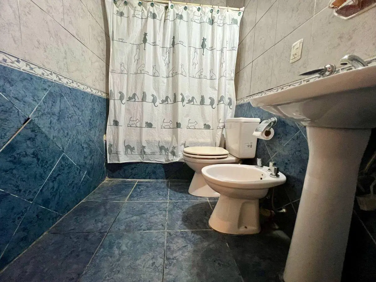 Venta departamento 4 ambientes con balcón Claypole 5