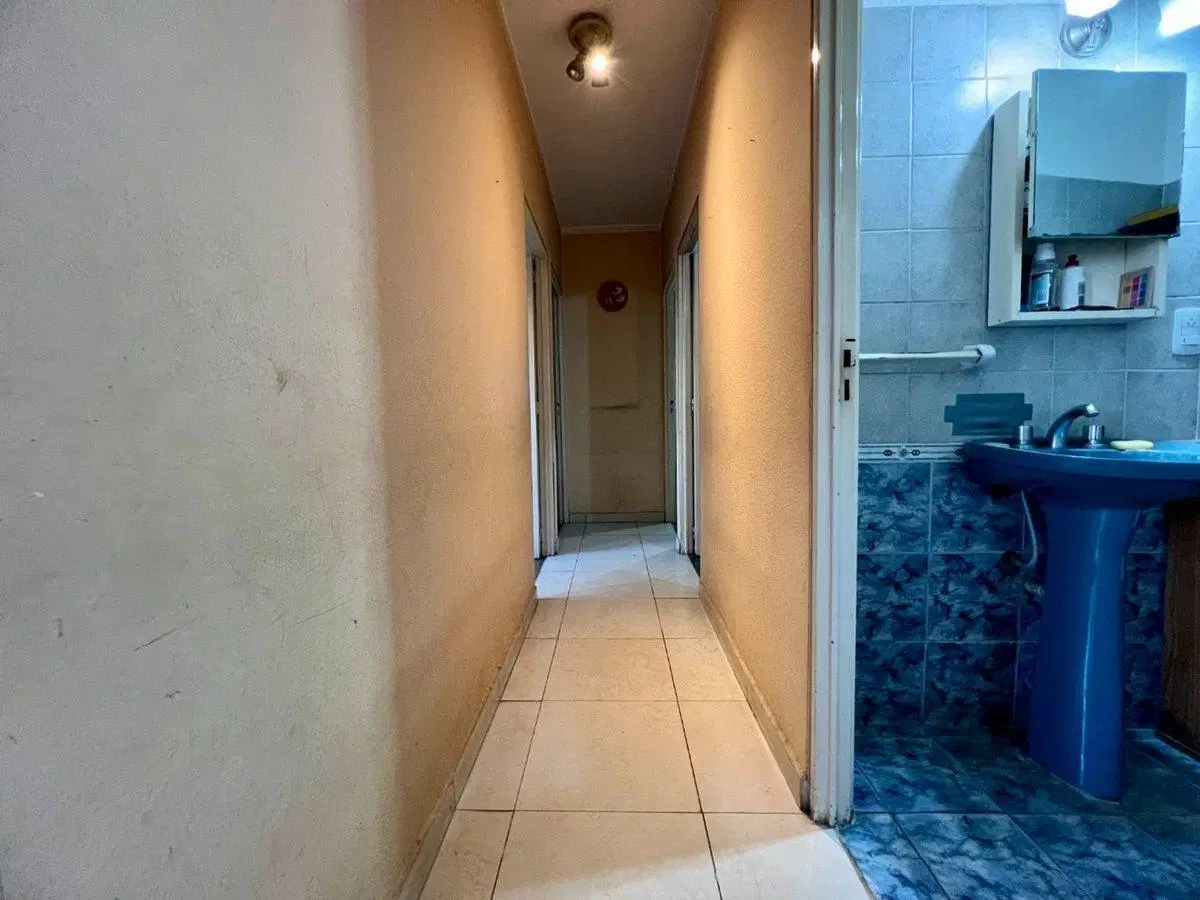 Venta departamento 4 ambientes con balcón Claypole 8