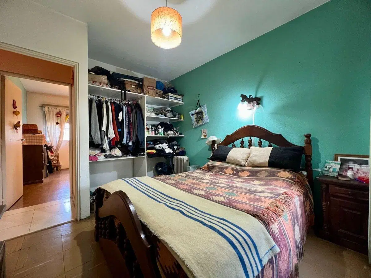 Venta departamento 4 ambientes con balcón Claypole 3