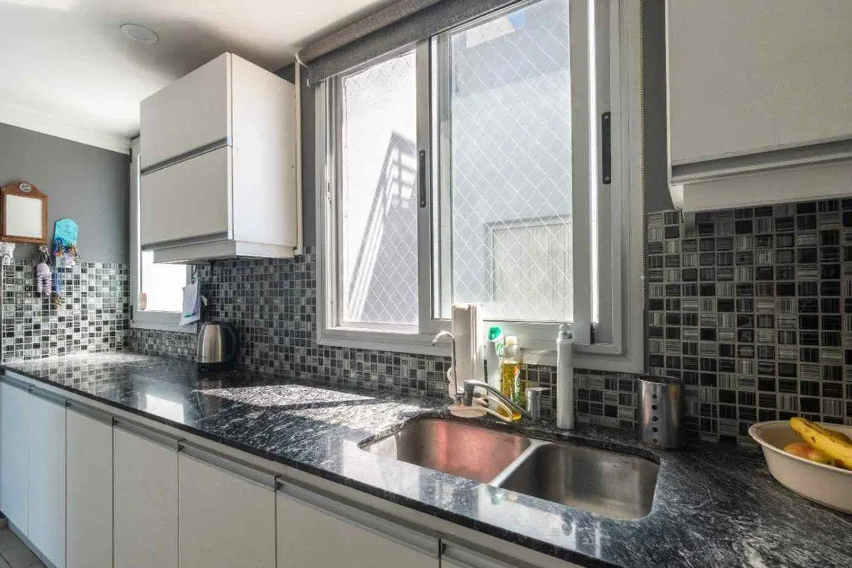VENTA DEPARTAMENTO 4 AMBIENTES BALCON Y COCHERA 5