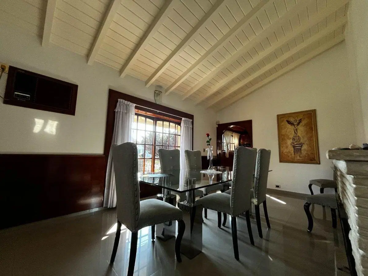 CASA 4 AMBIENTES CON QUINCHO Y PILETA CIUDAD EVITA 8