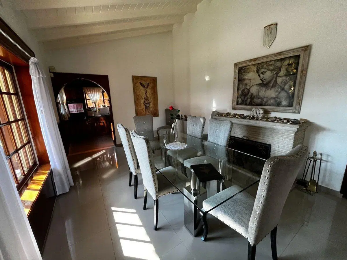 CASA 4 AMBIENTES CON QUINCHO Y PILETA CIUDAD EVITA 5