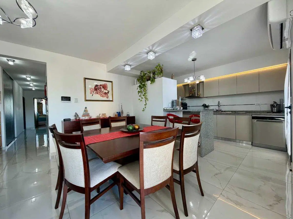 Venta departamento 4 ambientes cochera y balcon 2