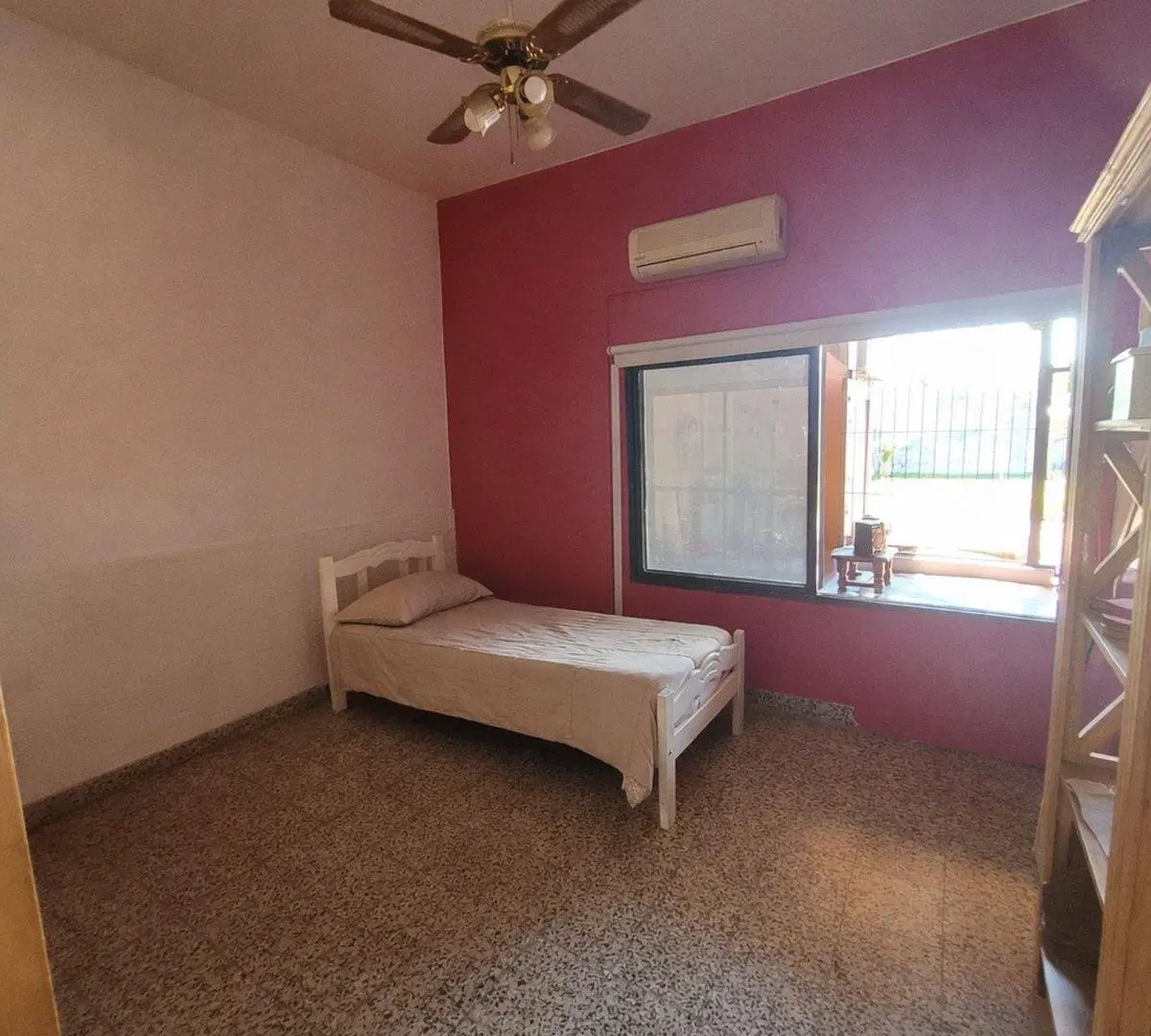 Venta Casa Lanús 3 ambientes Jardín  Parrilla Qcho 2